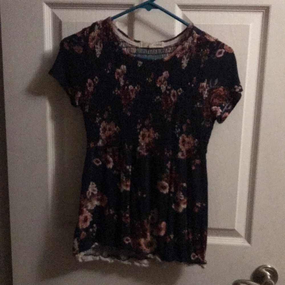 This beautiful rewind top is so perfect and shapes to your body so well!
